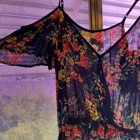 Romper - Picture 2 of 3